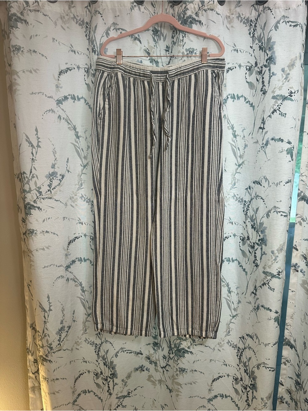 Old Navy Black and White Striped Straight-Leg Pants